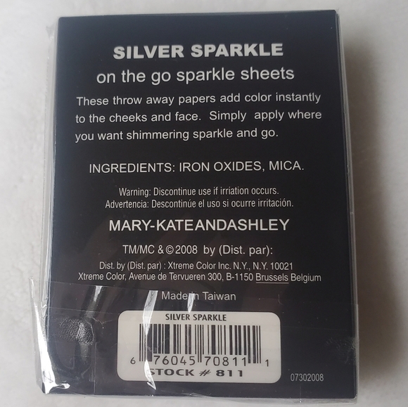 Mary-Kate and Ashley On-The-Go Silver Sparkle Makeup Sheets - Picture 2 of 2